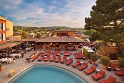 Piscine de l'hôtel Bel Rivage